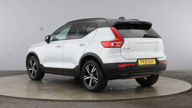 2021 Volvo XC40 2.0 B4 Mild Hybrid R-Design