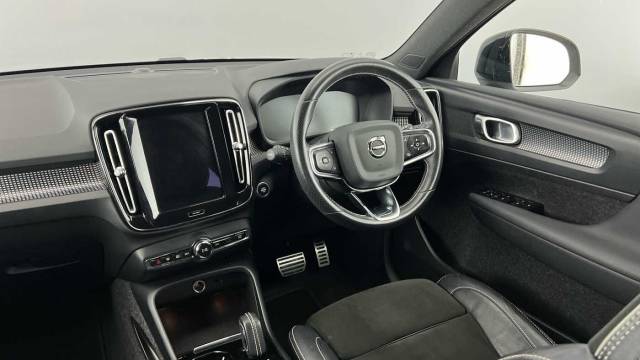 2021 Volvo XC40 2.0 B4 Mild Hybrid R-Design