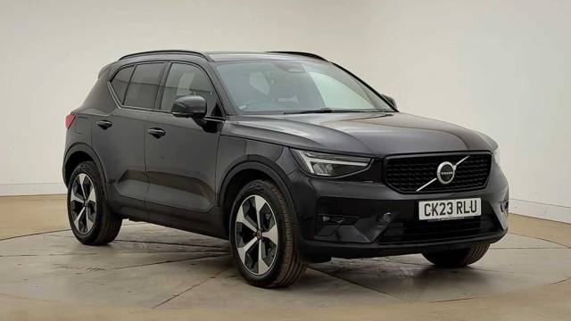 Volvo XC40 2.0 B4 Mild Hybrid Petrol Ultimate Dark 4x4 vehicle Petrol Onyx Black