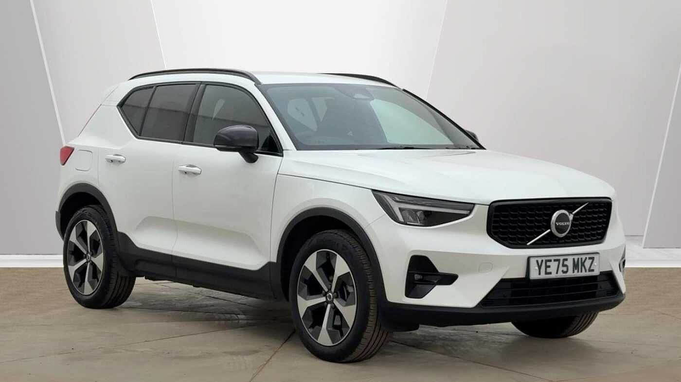 2025 Volvo XC40