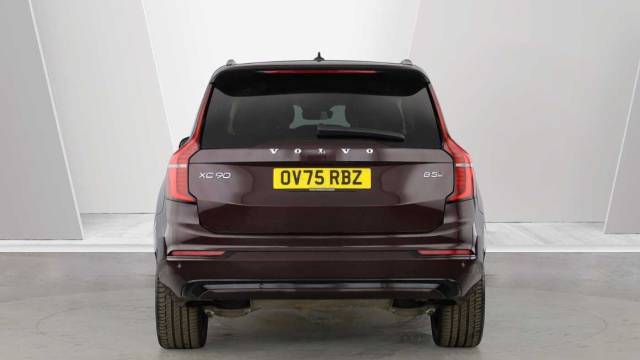 Volvo XC90 2.0 B5 AWD Mild Hybrid Petrol Ultra Dark 4x4 vehicle Petrol Mulberry Red