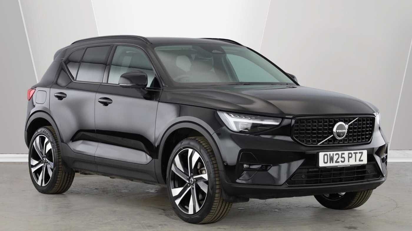 2025 Volvo XC40