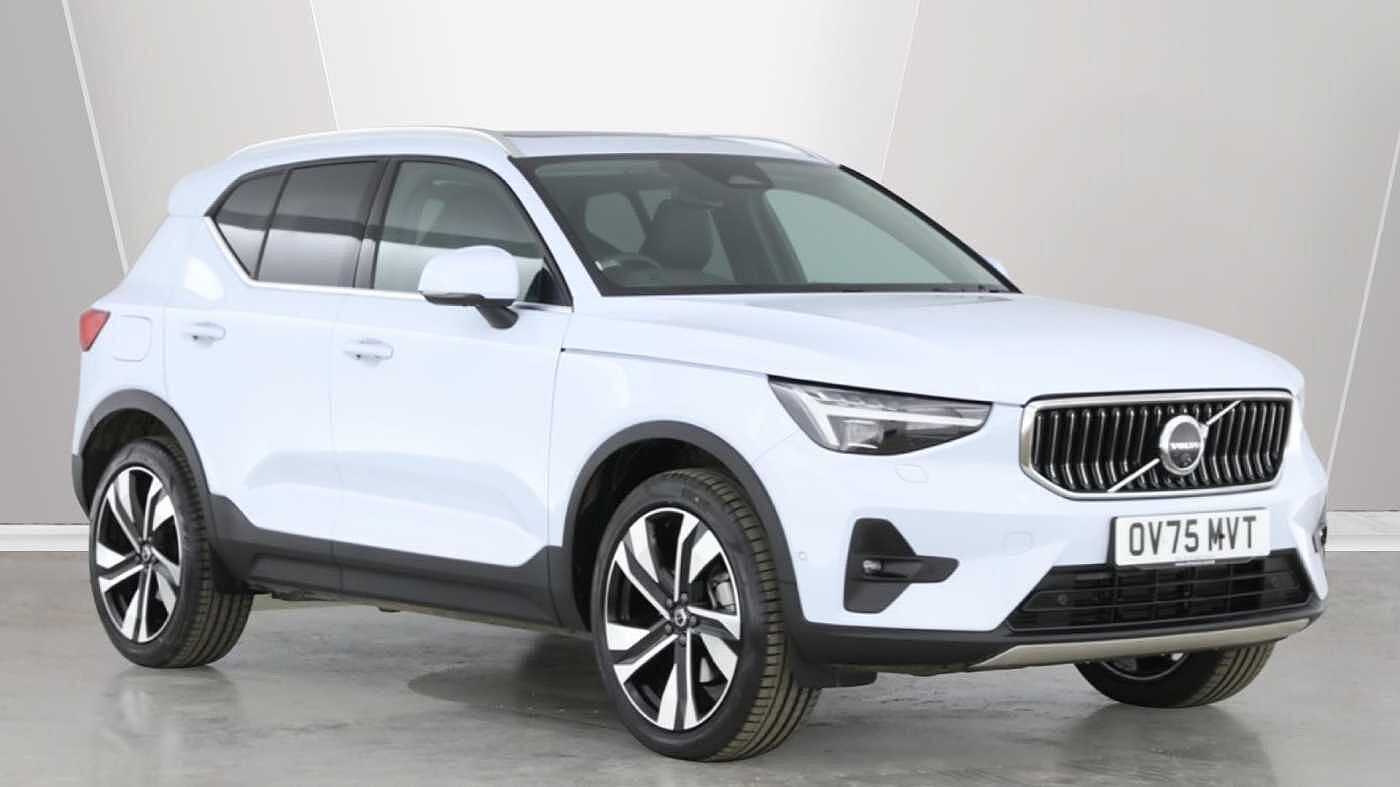 2025 Volvo XC40