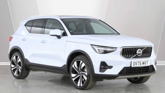 Volvo XC40 2.0 B3 Mild Hybrid Petrol Ultra Bright 4x4 vehicle Petrol Cloud Blue