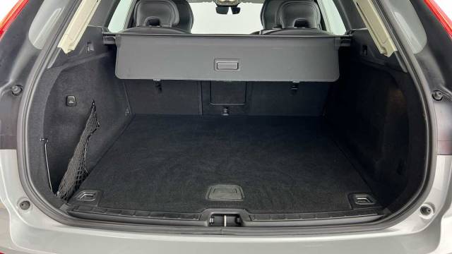 2023 Volvo XC60 2.0 B5 AWD Mild Hybrid Petrol Core