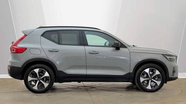 2025 Volvo XC40 2.0 B4 Mild Hybrid Petrol Plus Dark