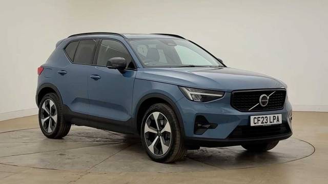 Volvo XC40 2.0 B4 mild hybrid Petrol Ultimate Dark 4x4 vehicle Petrol Fjord Blue