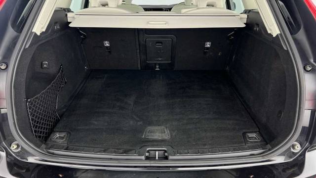 2023 Volvo XC60 2.0 B5 AWD Mild hybrid Petrol Core