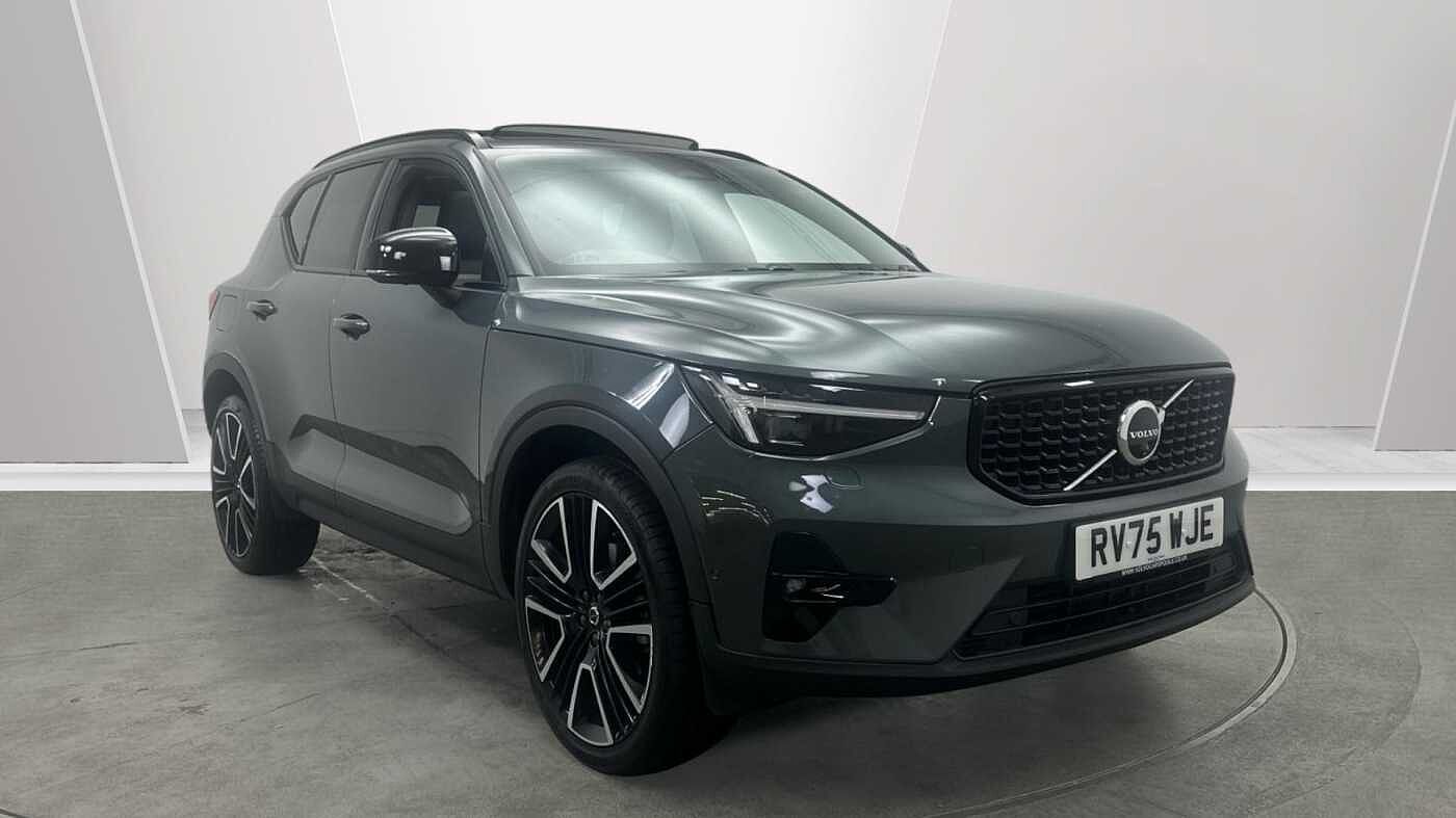 2025 Volvo XC40