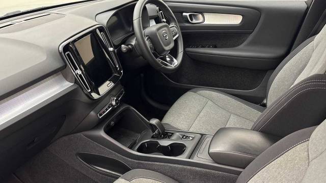 2023 Volvo XC40 2.0 B3 Mild Hybrid Petrol Core