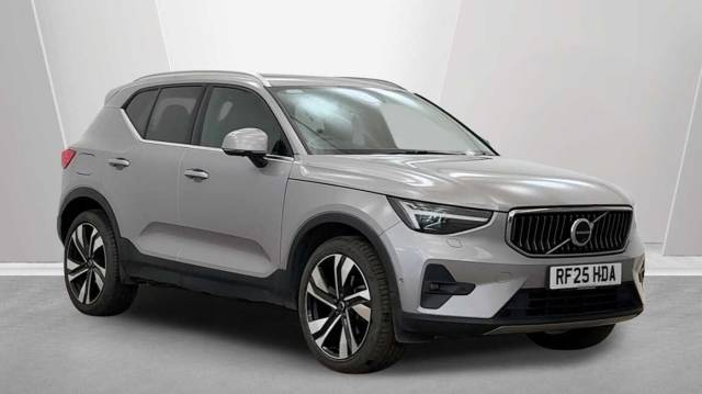 Volvo XC40 2.0 B3 Mild Hybrid Petrol Ultra Bright 4x4 vehicle Petrol Aurora Silver