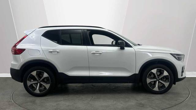 2023 Volvo XC40 2.0 B3 Mild hybrid Petrol Ultimate Dark