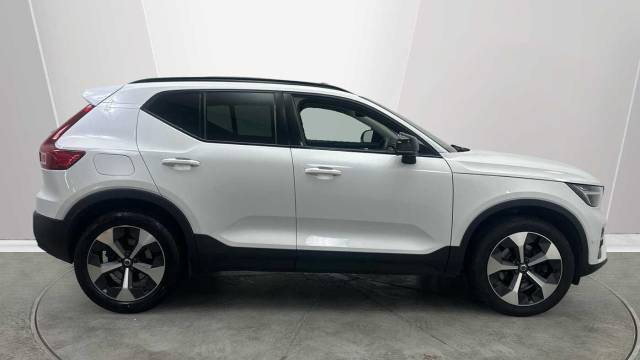 2023 Volvo XC40 2.0 B4 Mild hybrid Petrol Ultimate Dark