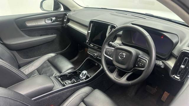 2023 Volvo XC40 2.0 B4 Mild hybrid Petrol Ultimate Dark