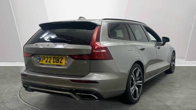 2022 Volvo V60 2.0 B5 Mild Hybrid R-Design