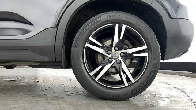 2021 Volvo XC40 1.5 T3 R-Design Manual