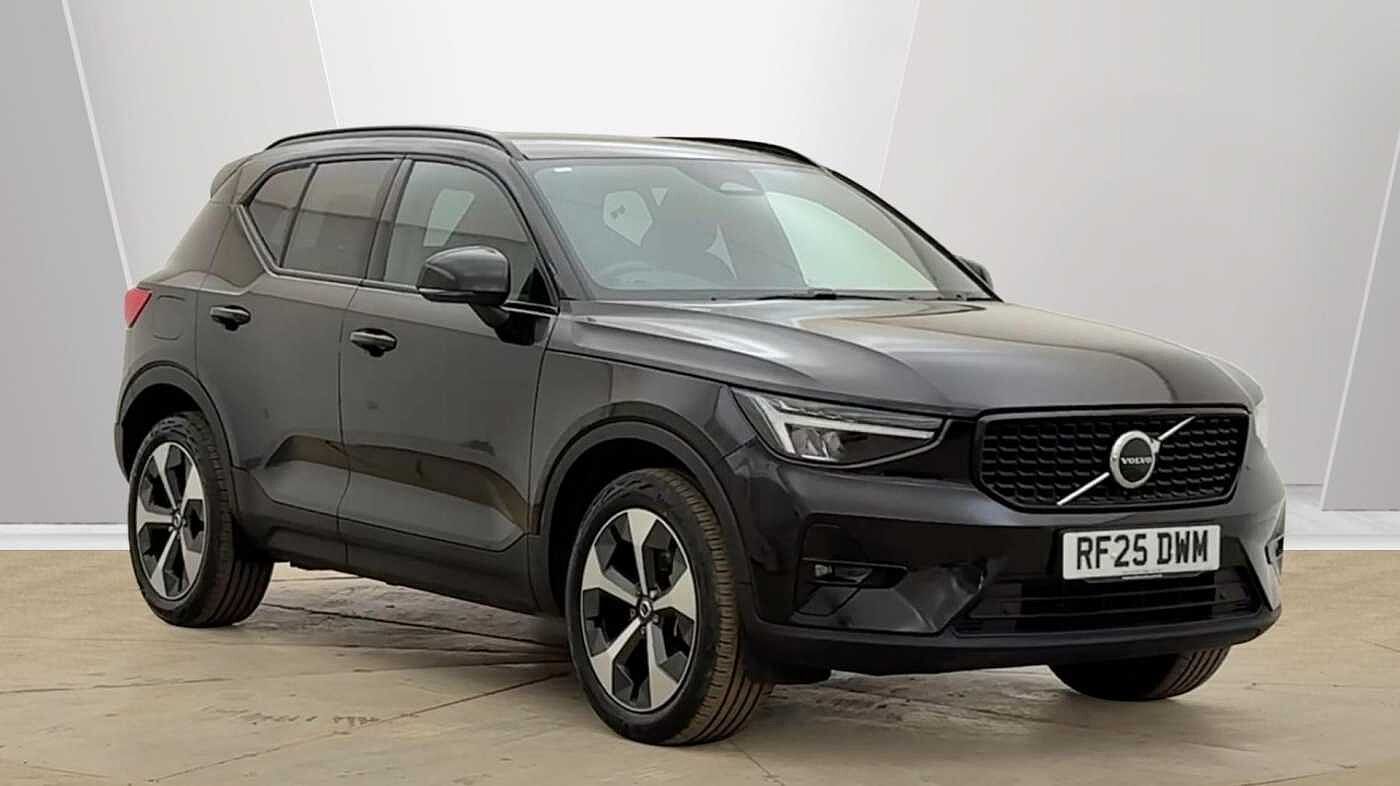 2025 Volvo XC40
