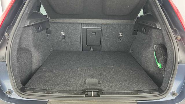 2021 Volvo XC40 2.0 B4 Mild Hybrid Petrol R-Design Pro
