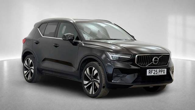 Volvo XC40 2.0 B4 Mild Hybrid Petrol Ultra Bright 4x4 vehicle Petrol Onyx Black