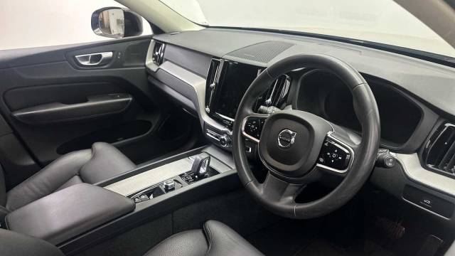 2023 Volvo XC60 2.0 B5 AWD Mild Hybrid Petrol Plus Dark