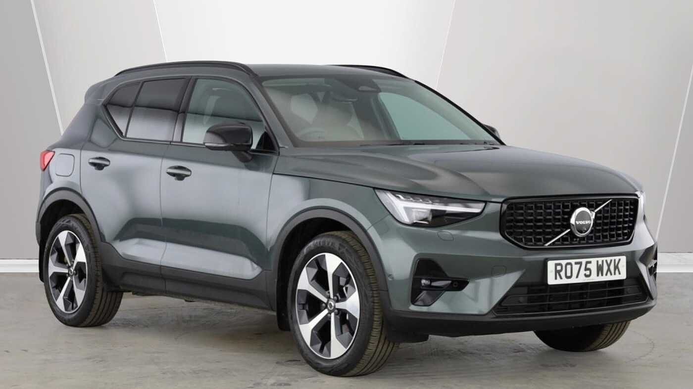 2025 Volvo XC40