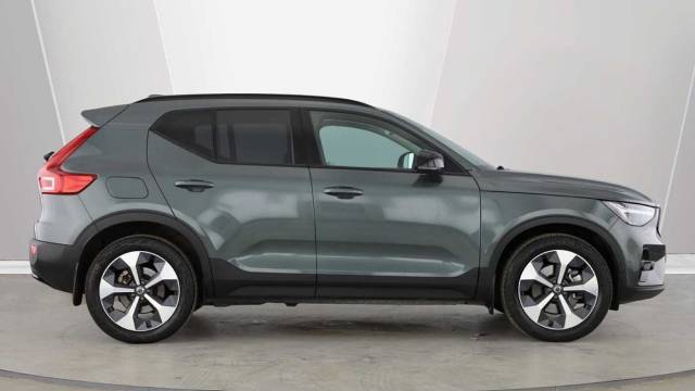 2025 Volvo XC40 2.0 B3 Mild Hybrid Petrol Plus Pro Dark