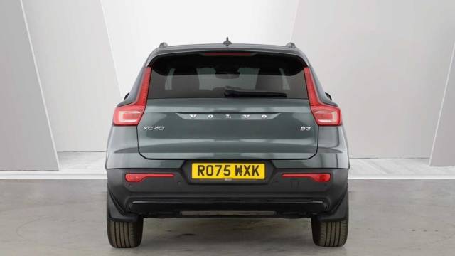 2025 Volvo XC40 2.0 B3 Mild Hybrid Petrol Plus Pro Dark