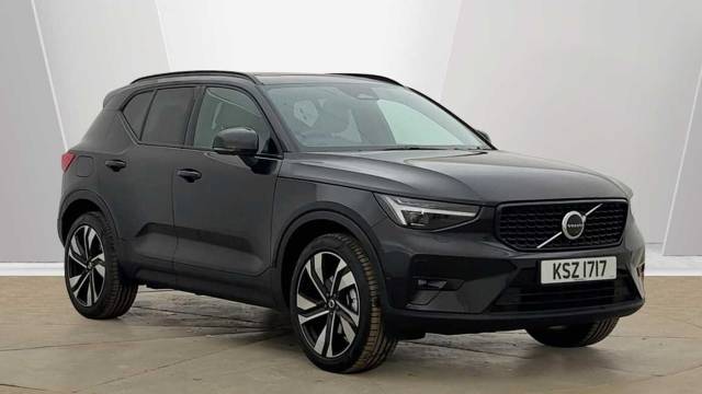Volvo XC40 2.0 B3 Mild Hybrid Petrol Ultra Dark 4x4 vehicle Petrol Onyx Black