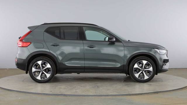 2025 Volvo XC40 2.0 B3 Mild Hybrid Petrol Plus Pro Dark