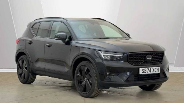Volvo XC40 2.0 B4 Mild Hybrid Petrol Black Edition Plus 4x4 vehicle Petrol Onyx Black