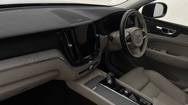 2023 Volvo XC60 2.0 B5 AWD Mild Hybrid Petrol Plus Dark