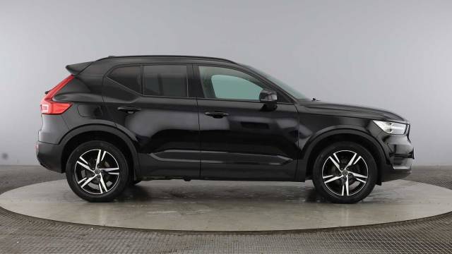 2022 Volvo XC40 1.5 T3 R-Design Manual