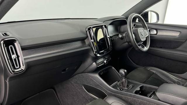 2021 Volvo XC40 1.5 T3 R-Design Pro Manual