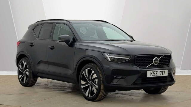 Volvo XC40 2.0 B3 Mild Hybrid Petrol Ultra Dark 4x4 vehicle Petrol Onyx Black