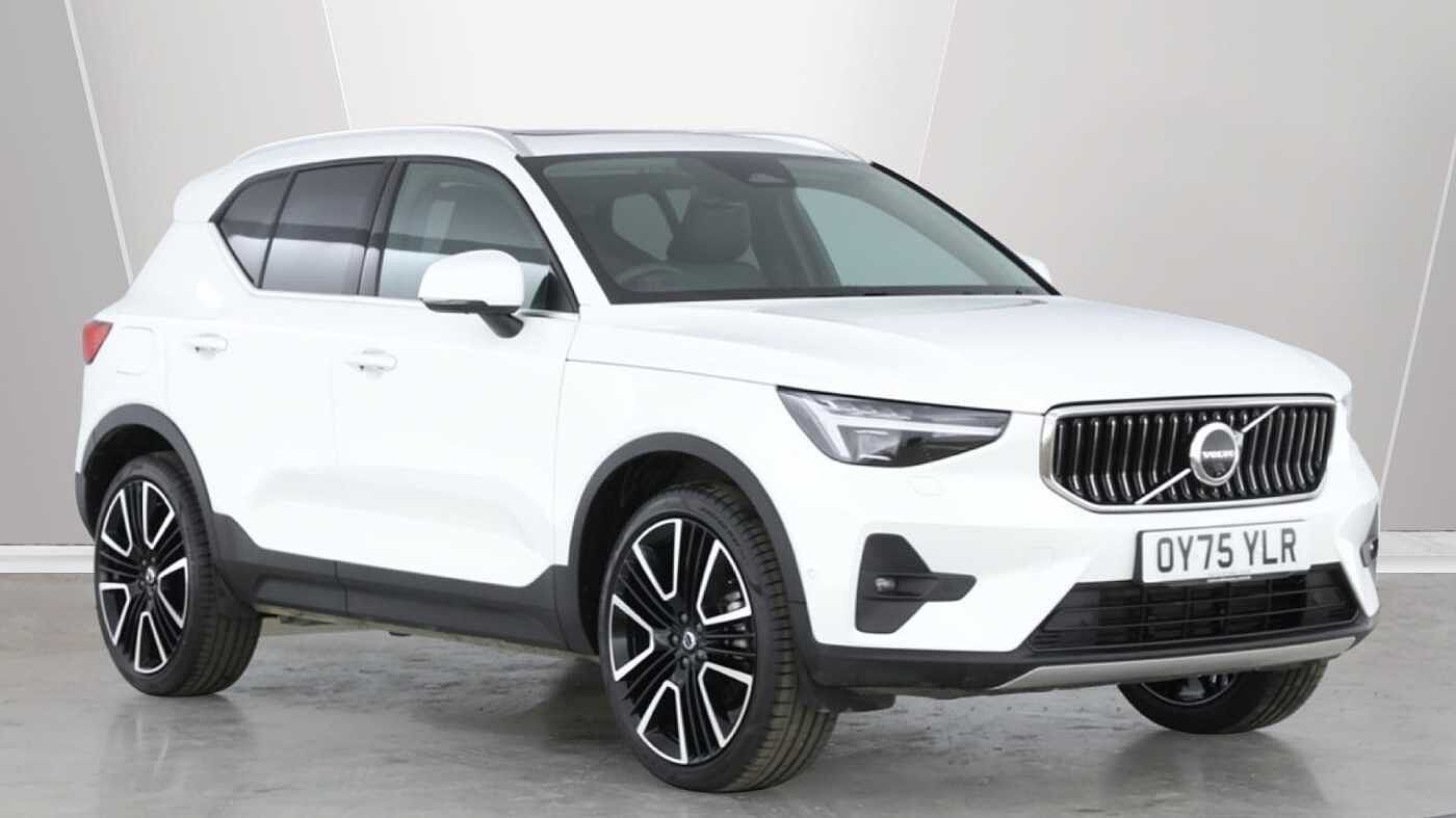 2025 Volvo XC40