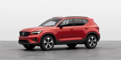 Volvo XC40 - Fusion Red