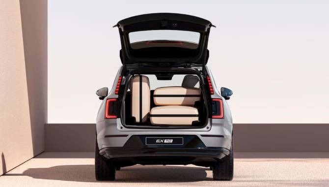 New Volvo EX90 - Interior
