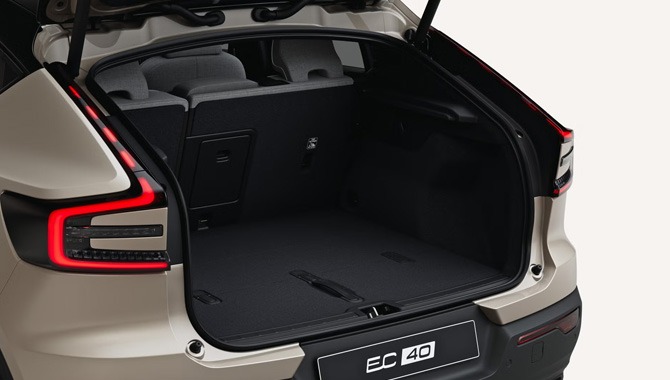 Volvo EC40 - Interior