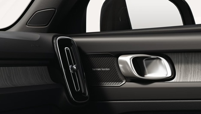 Volvo EC40 - Interior