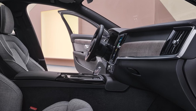 Volvo V90 - Interior