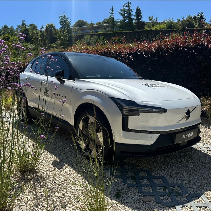 The Volvo EX30 Takes on Cornwall: A Road Trip to Remember