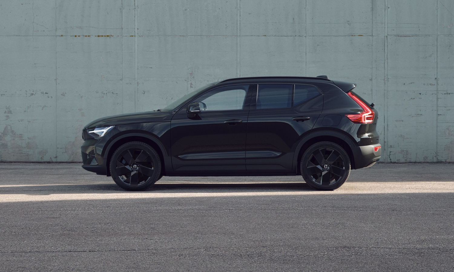 The Fully Electric Volvo EX40